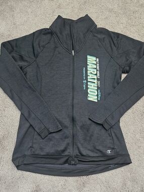 Walt Disney World 2017 Marathon Jacket Champion Around The World In 26.2 Black M